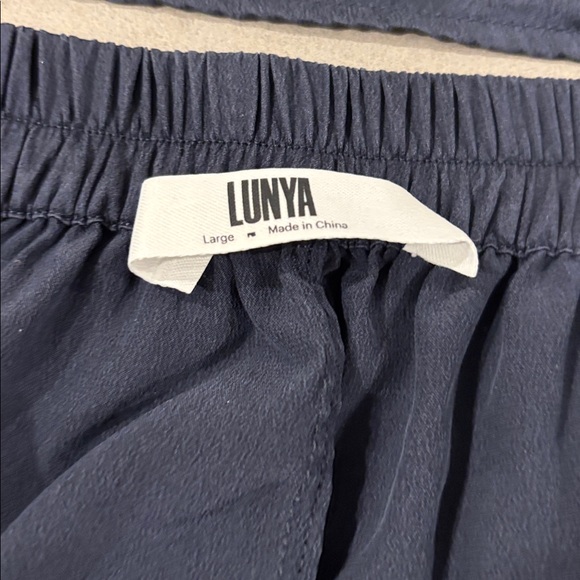 Lunya Washable Silk Tee Short Set - Picture 5 of 9